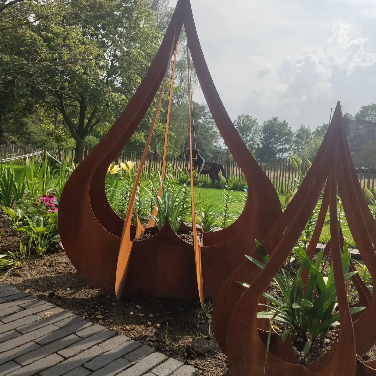 Rustzone met houten terras — Heusden